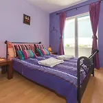 Dom wakacyjny Three-bedroom In