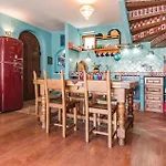 Three-bedroom In Dom wakacyjny Žaborić