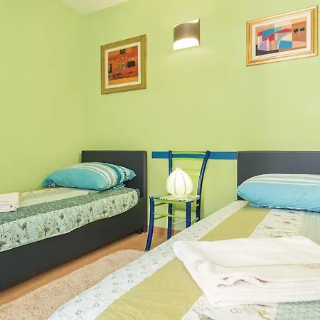 Three-bedroom In Holiday home Zaboric