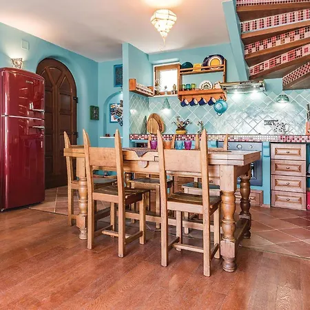 Three-bedroom In Σπίτι διακοπών Zaboric