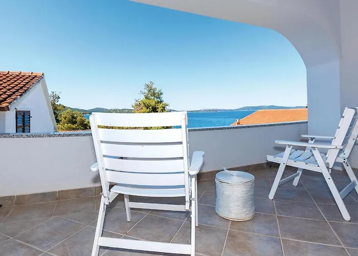 Vikendica Three-bedroom In Zaboric