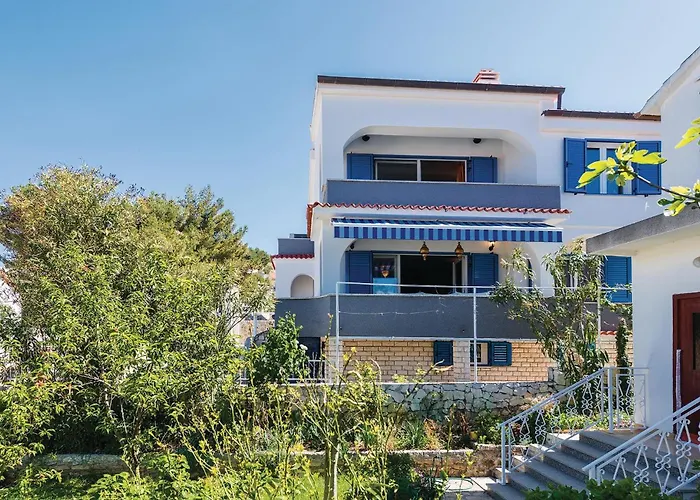 Three-bedroom In Vikendica