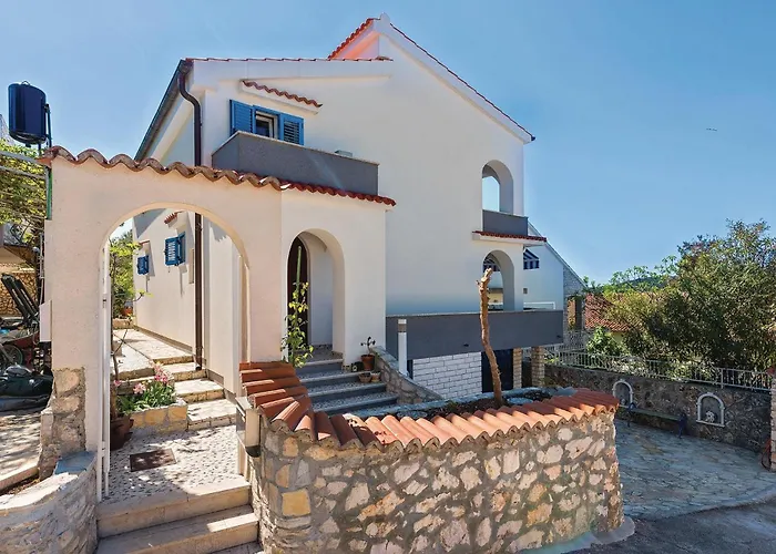 Three-bedroom In Vikendica